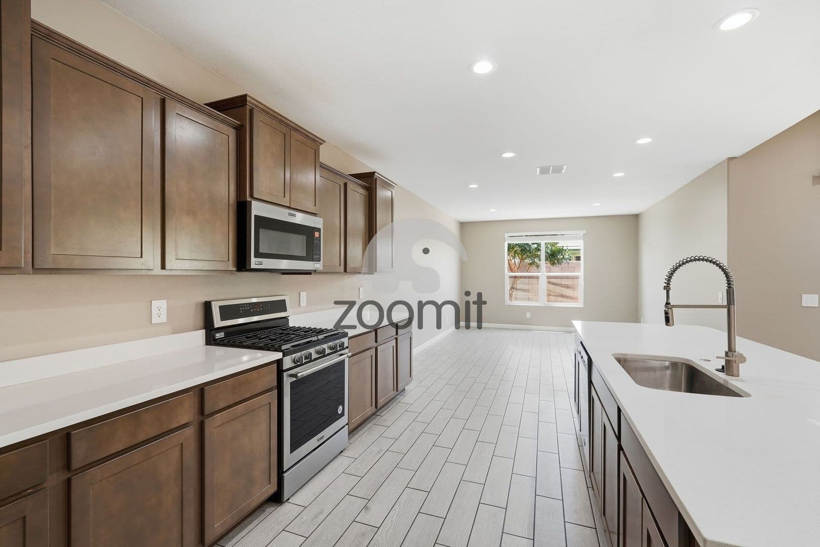 Maricopa House: 38213 West San Clemente Street