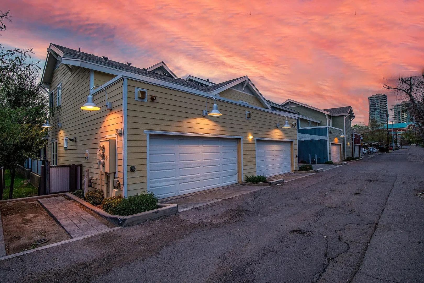 Tempe Apartment: 959 South Ash Avenue