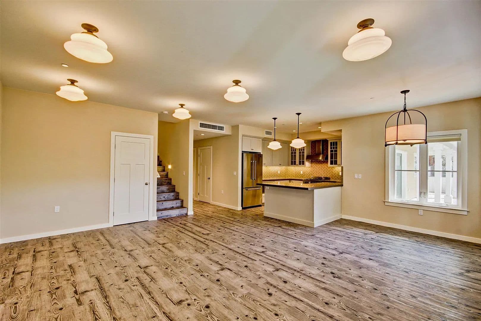 Tempe Apartment: 959 South Ash Avenue