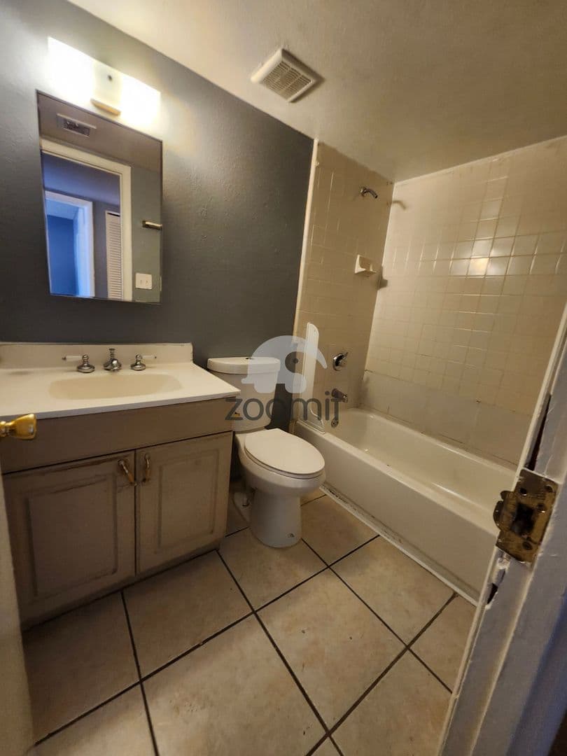 Phoenix Townhome: 4264 North 68th Drive