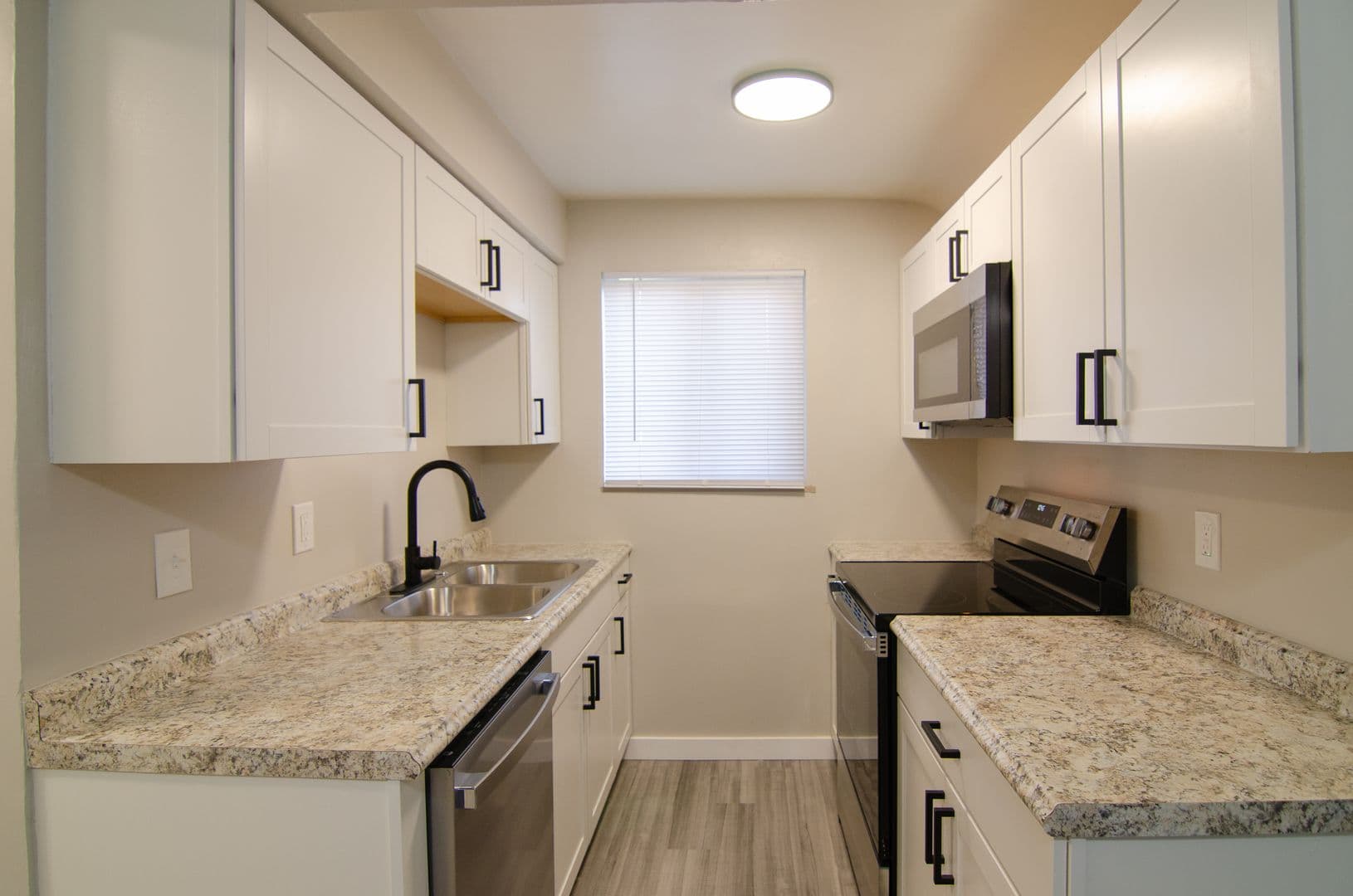 Park Hills Apartment: 1215 Elberta Cr.