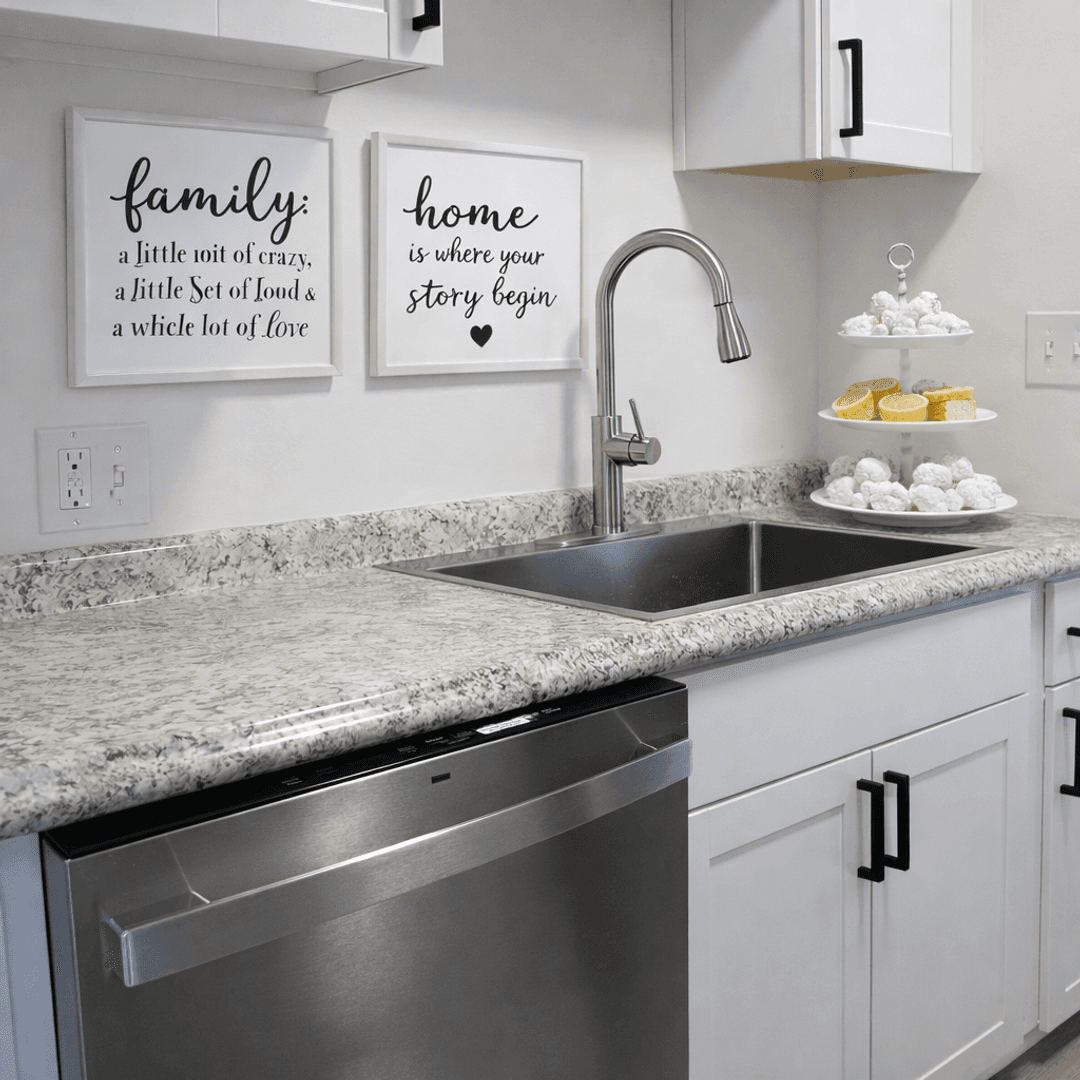 Cincinnati Apartment: 5469 Kirby Ave