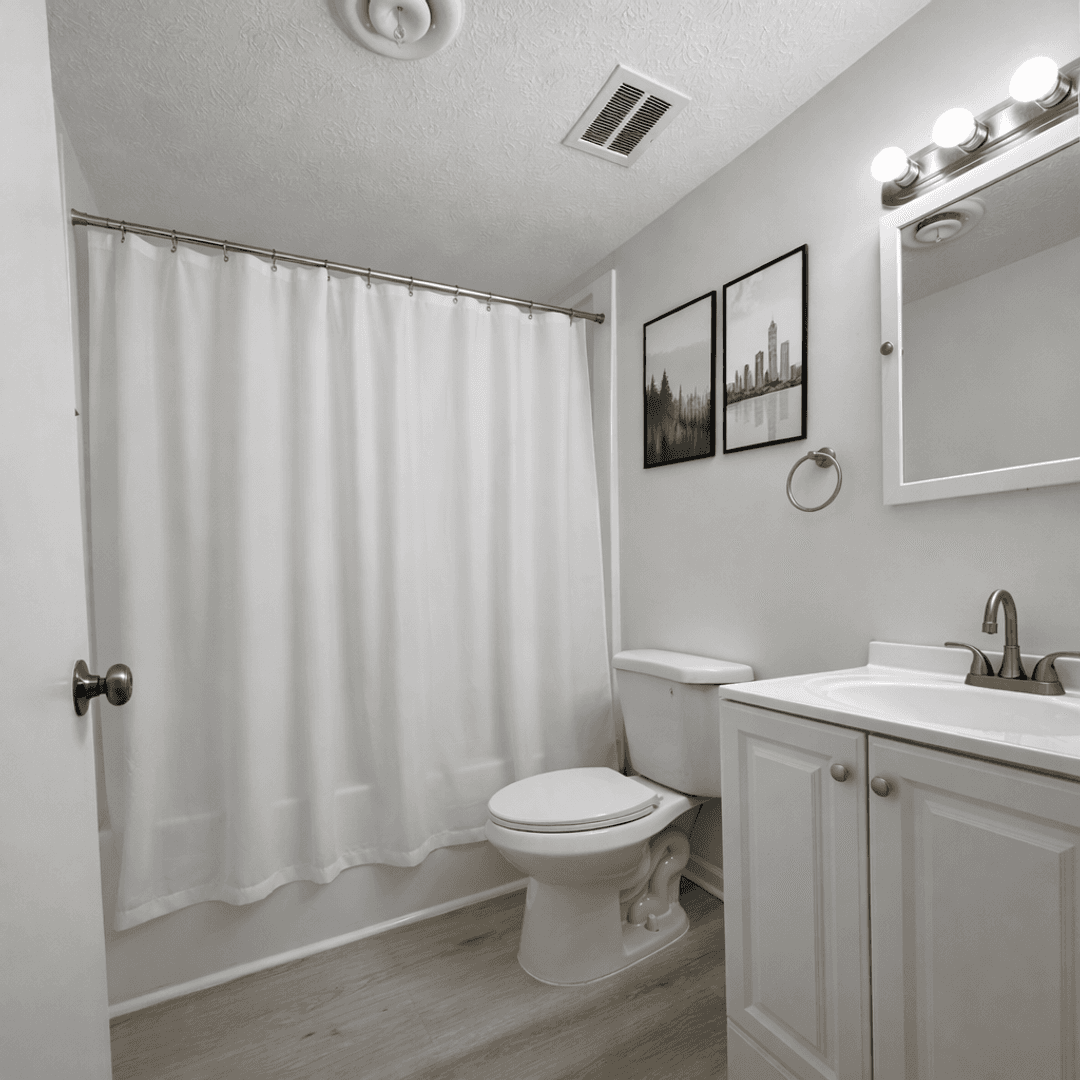 Cincinnati Apartment: 5469 Kirby Ave