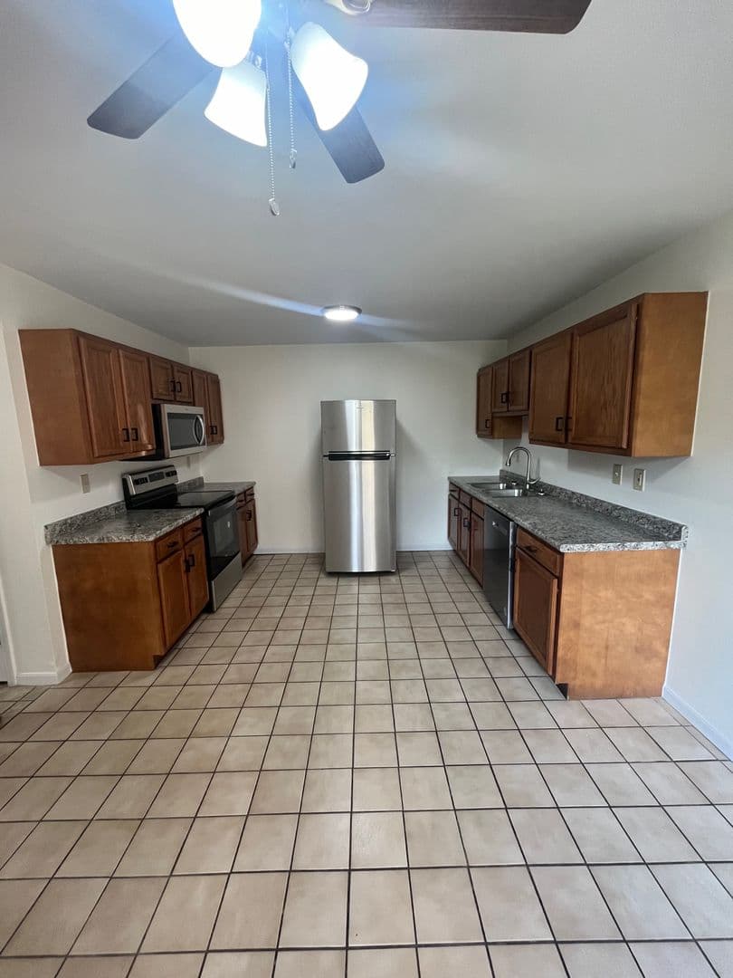 Crescent Springs Apartment: 634 Spille Ct.