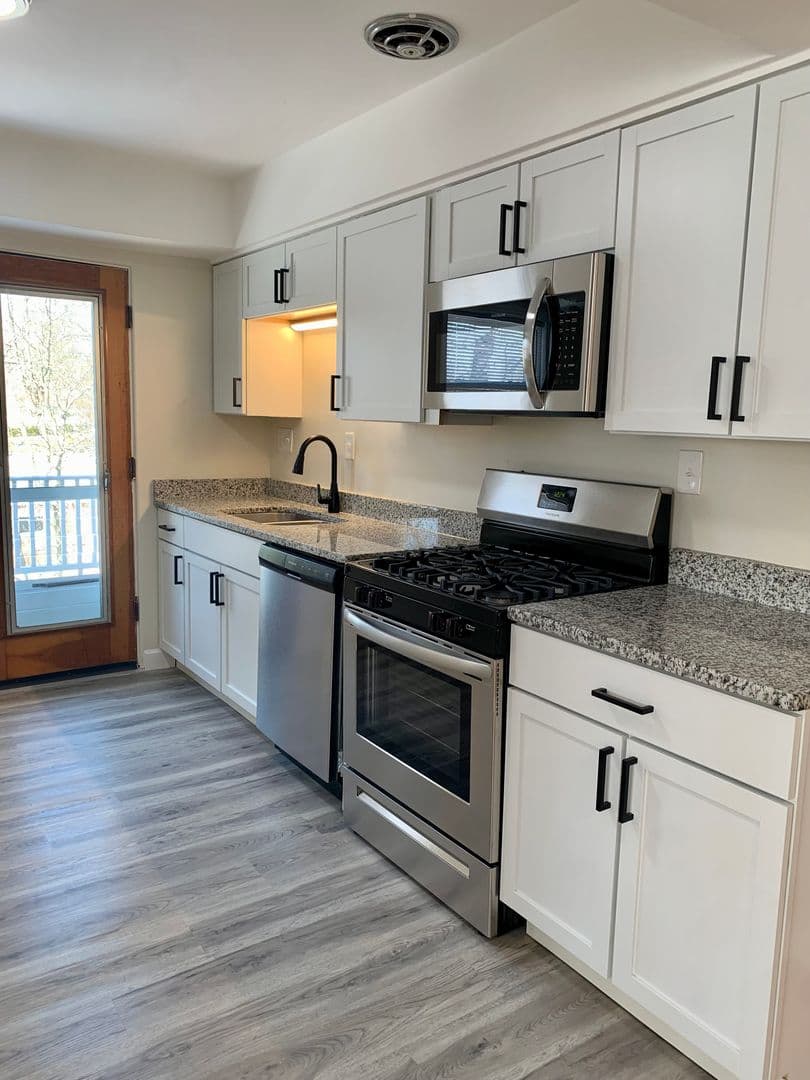 Ft. Mitchell Apartment: 66 Burdsall Ave.