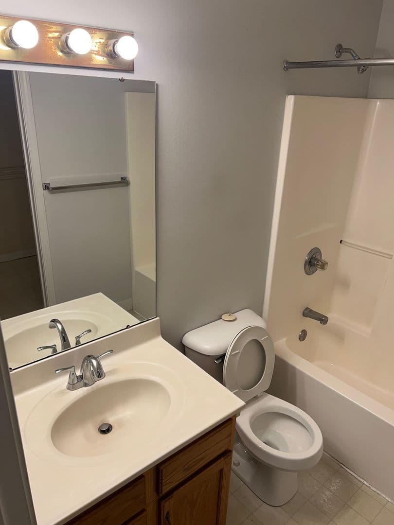 Crescent Springs Apartment: 634 Spille Ct.