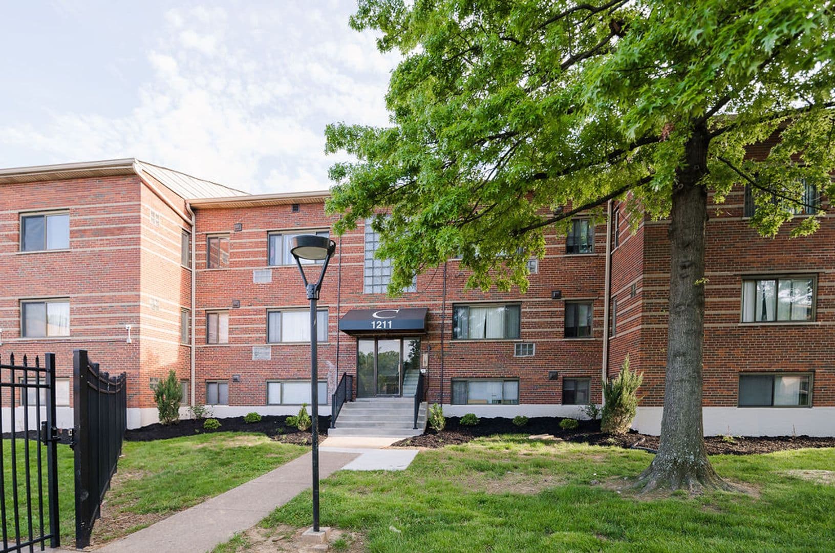 Park Hills Apartment: 1215 Elberta Cr.