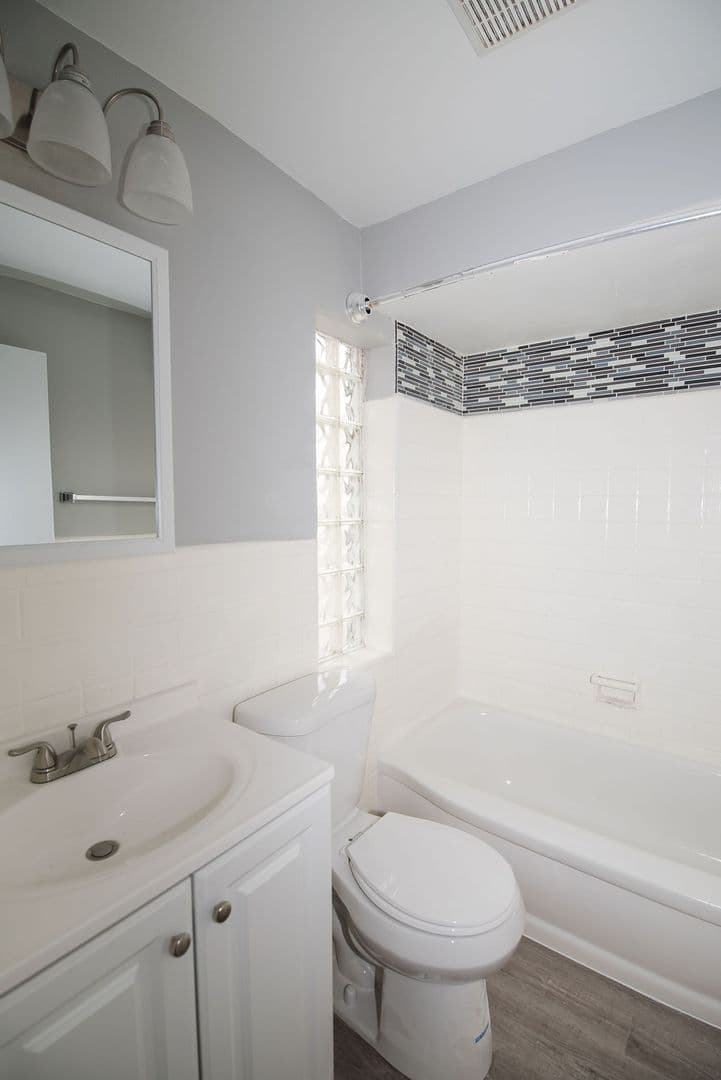 Park Hills Apartment: 1215 Elberta Cr.