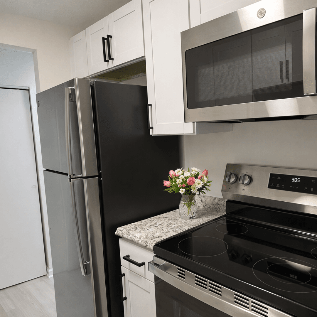 Cincinnati Apartment: 5469 Kirby Ave