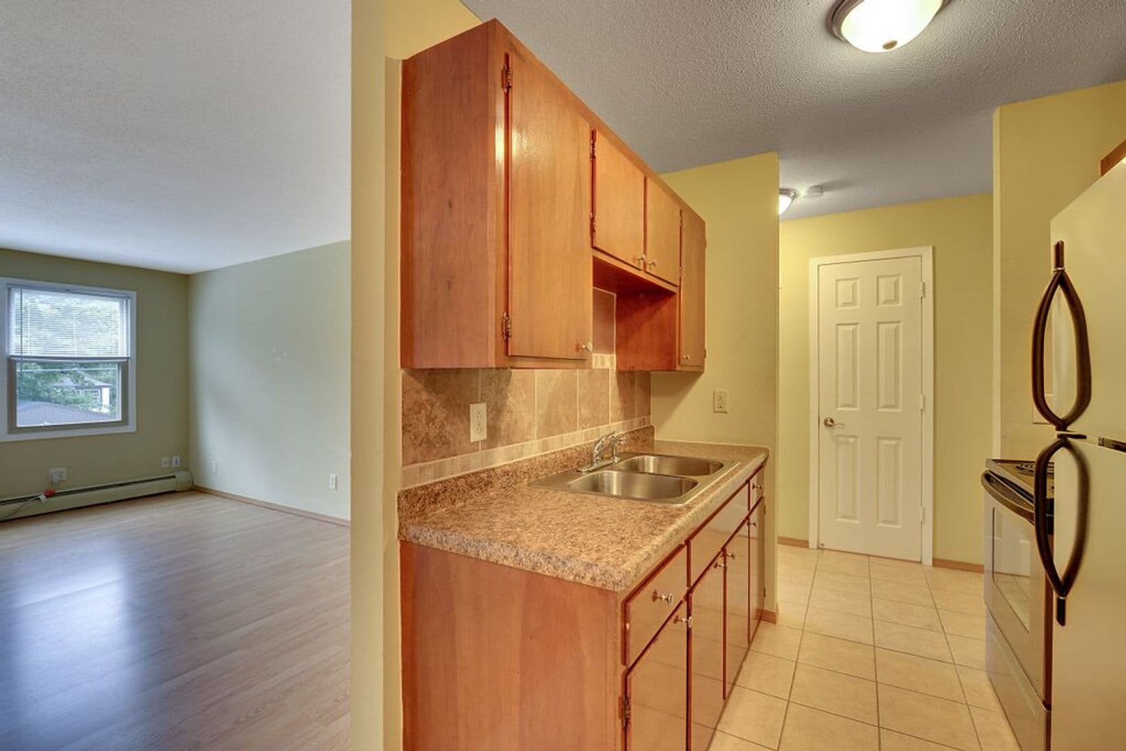 Minneapolis Apartment: 2300 Pleasant Ave S.