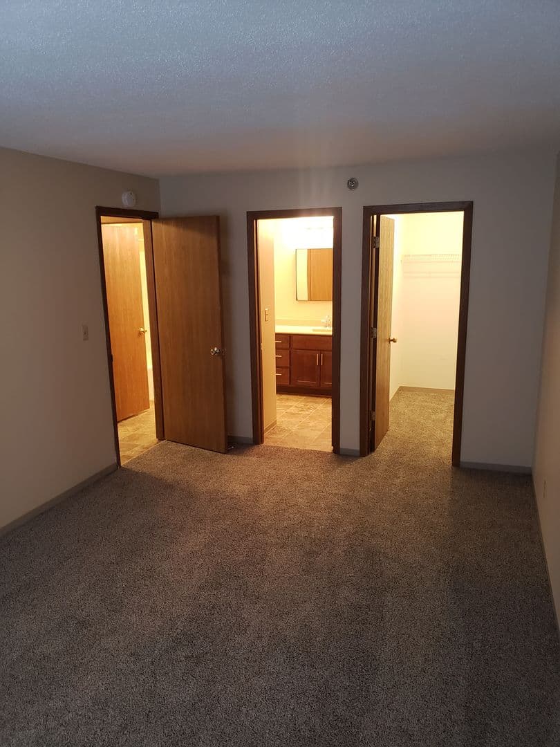 Lauderdale Apartment: 1611 Pleasant Street