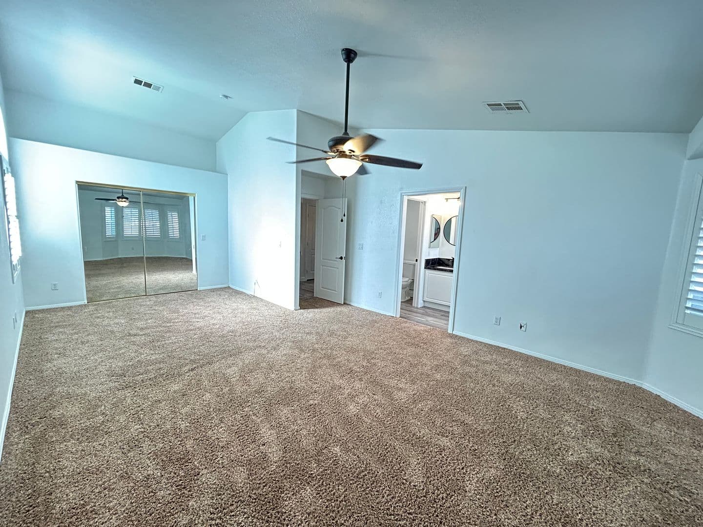 Henderson House: 218 Black Eagle Ave