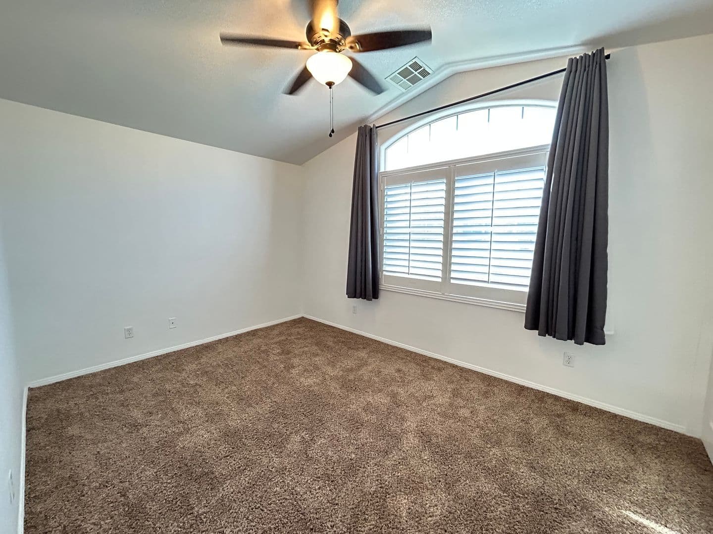 Henderson House: 218 Black Eagle Ave