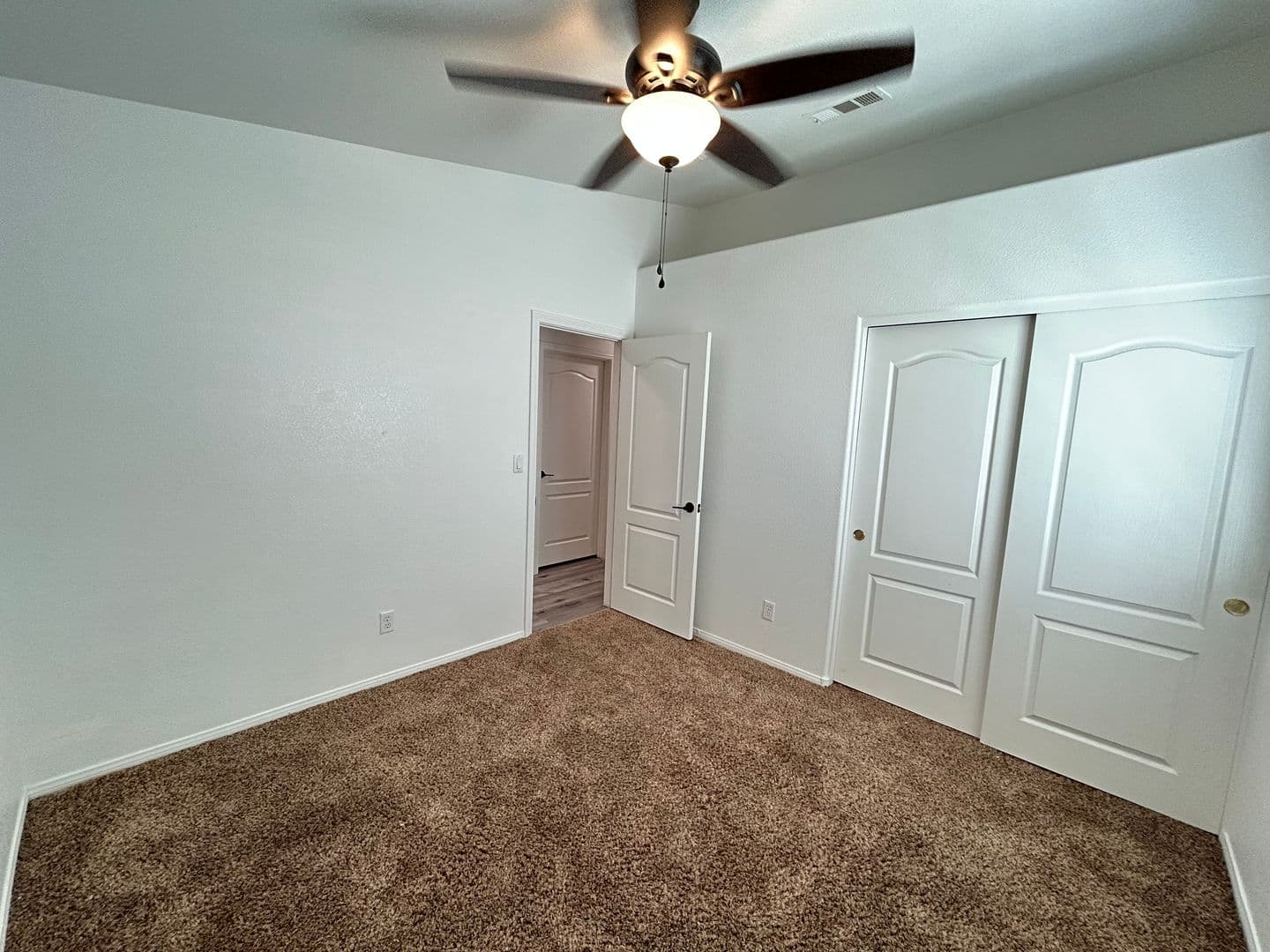 Henderson House: 218 Black Eagle Ave
