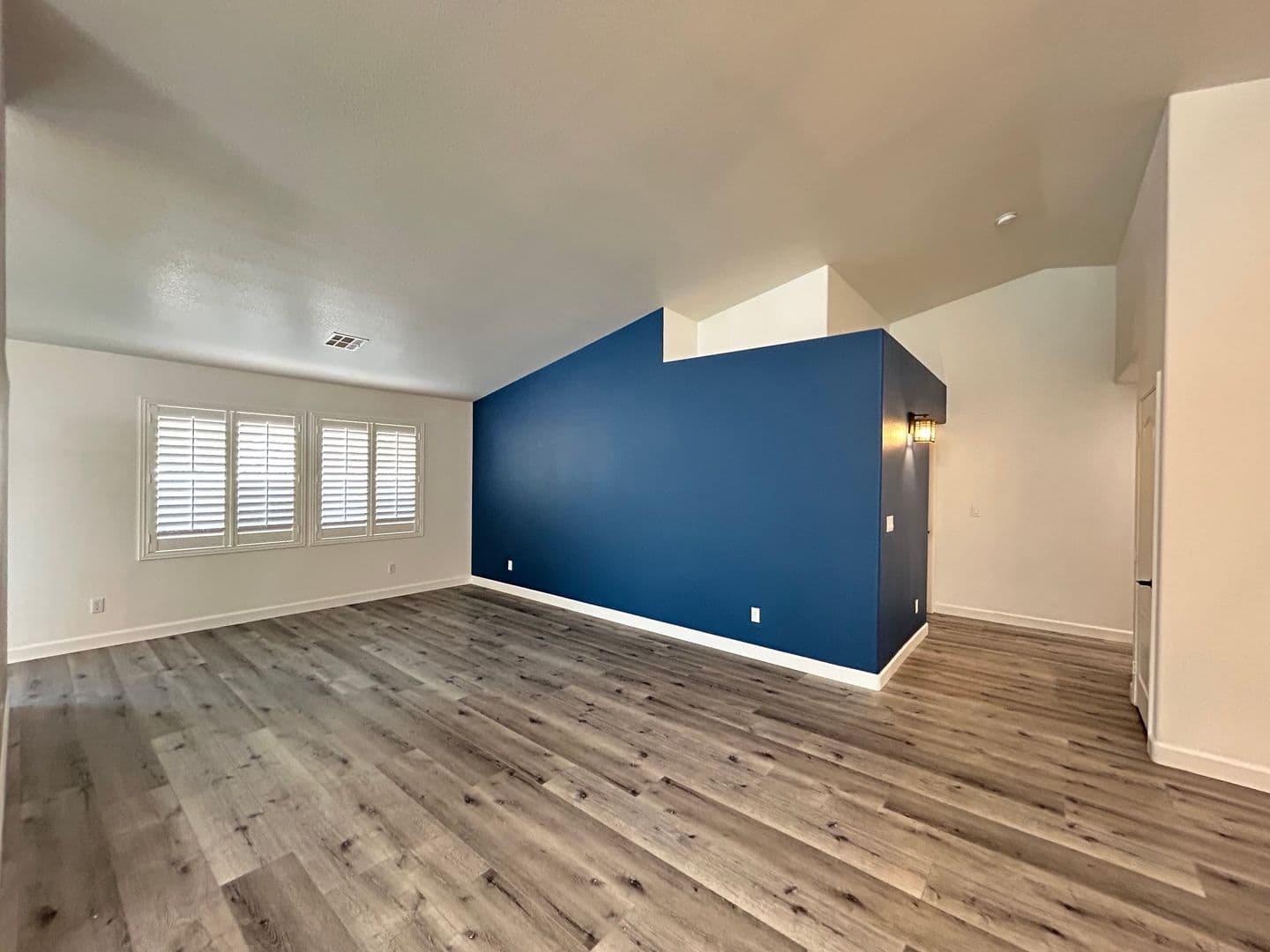 Henderson House: 218 Black Eagle Ave