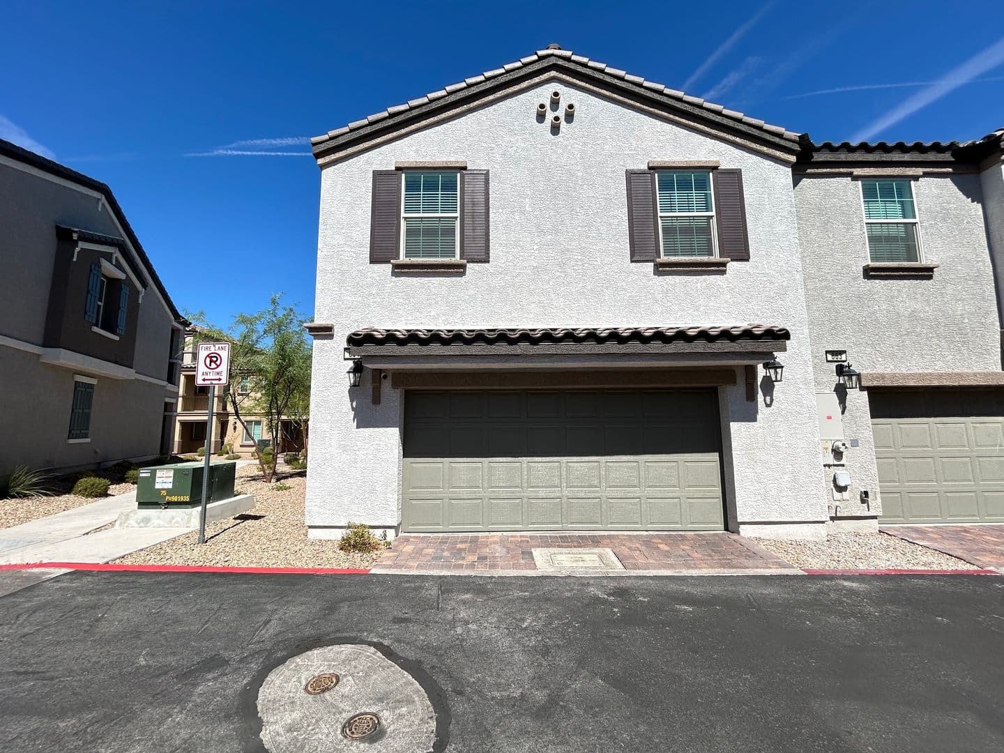 Henderson House: 661 Foam Flower Ln