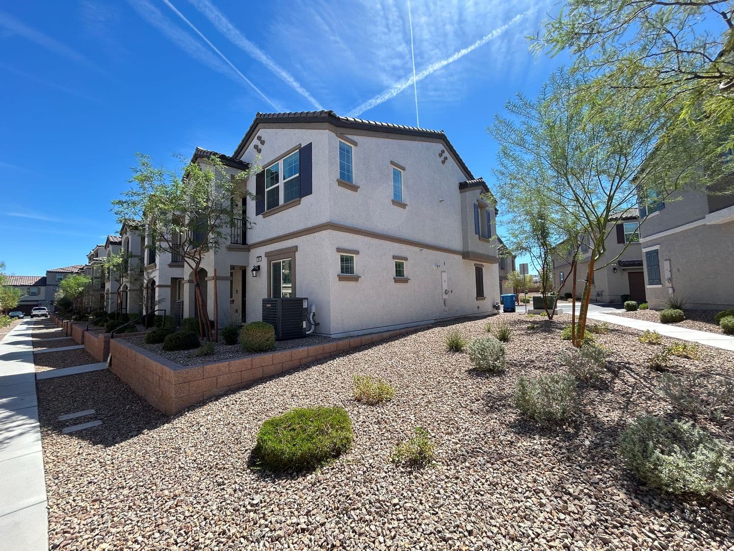 Henderson House: 661 Foam Flower Ln