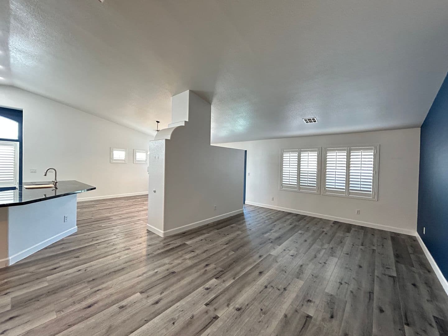 Henderson House: 218 Black Eagle Ave