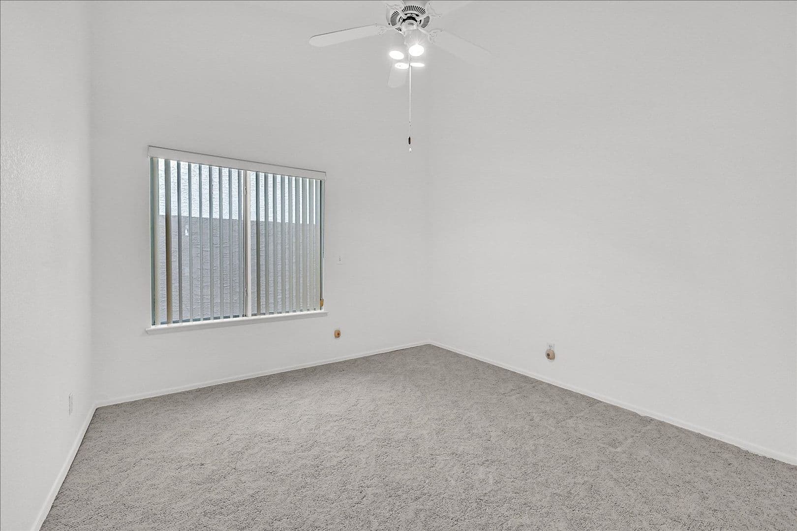 Las Vegas House: 1444 Castle Crest Dr