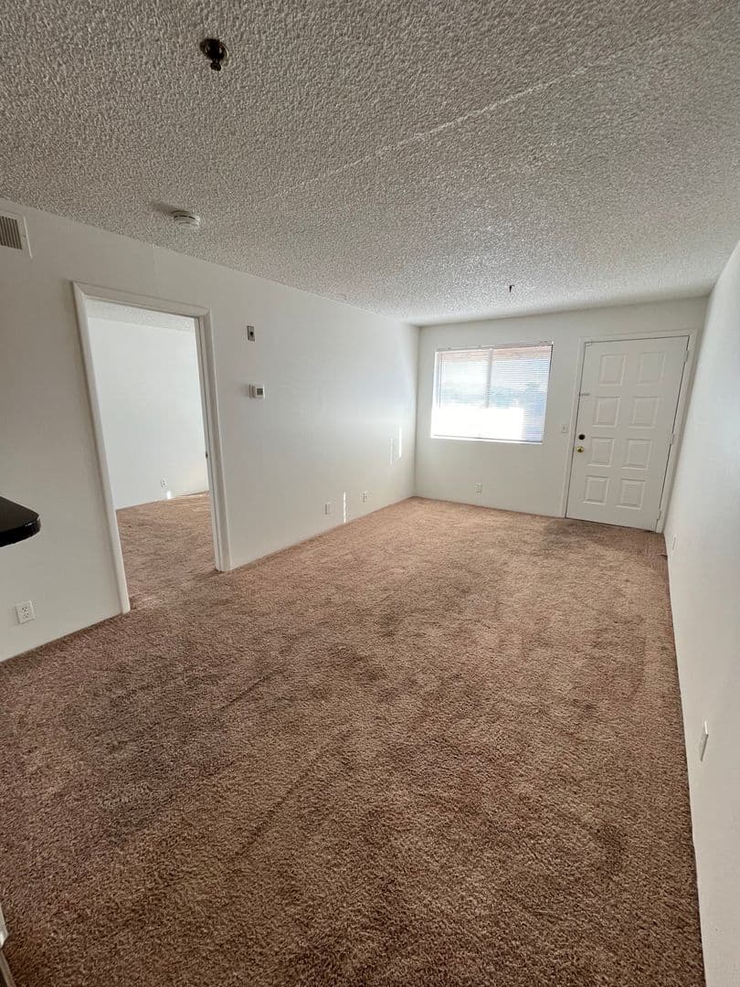 Las Vegas Condo: 1381 E University Ave #304