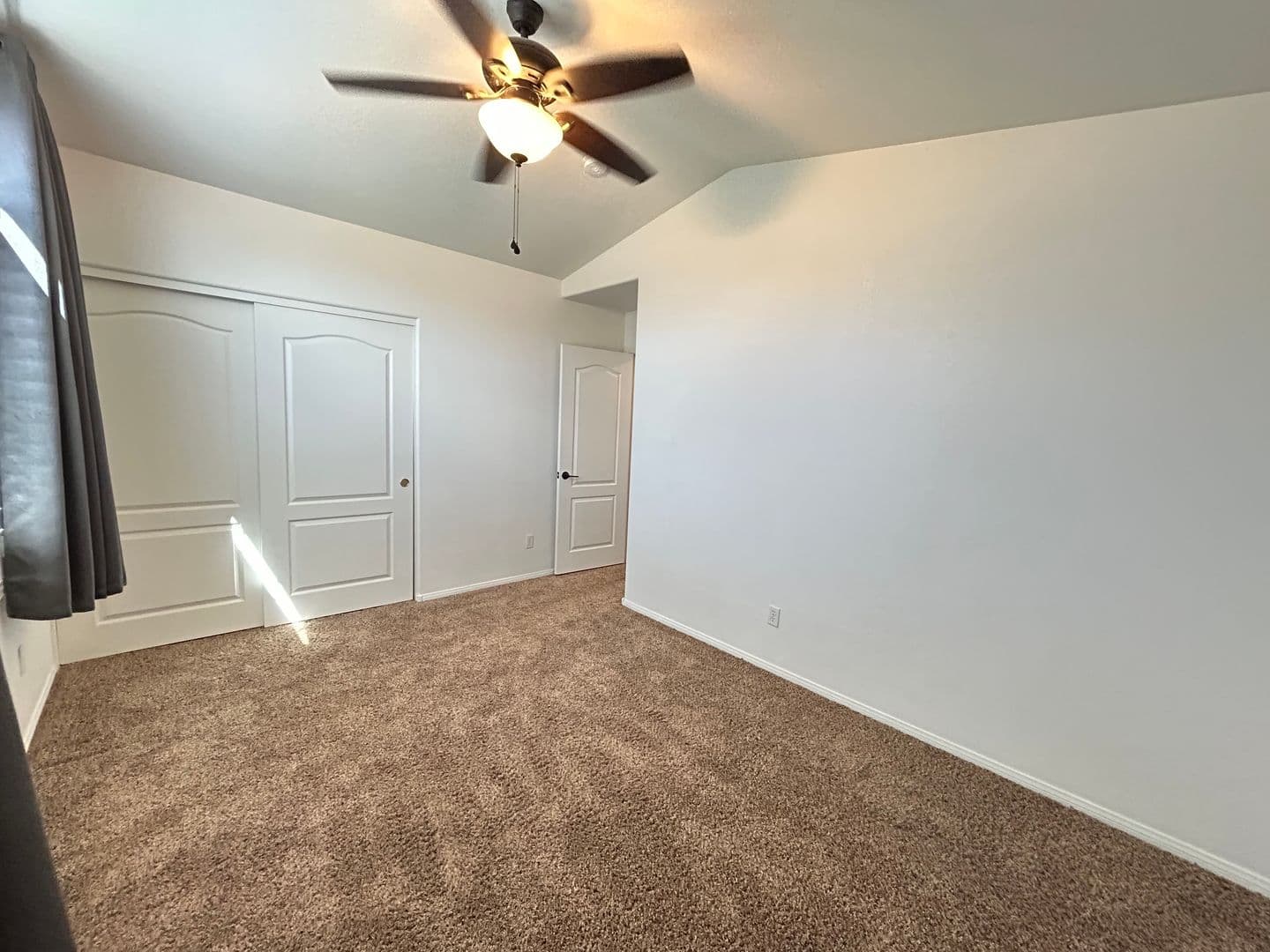 Henderson House: 218 Black Eagle Ave