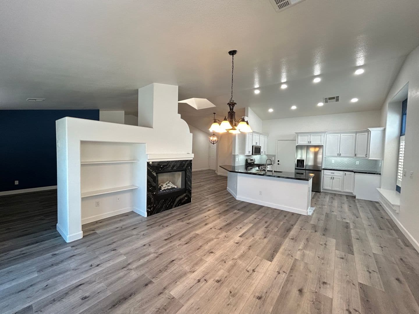 Henderson House: 218 Black Eagle Ave