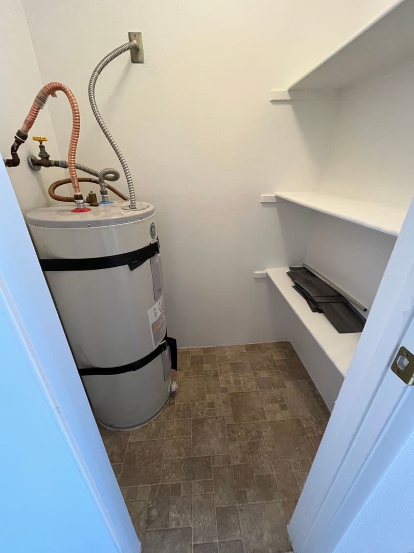 Las Vegas Condo: 1381 E University Ave #304