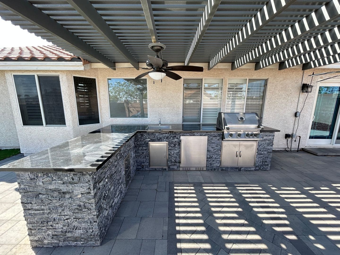 Henderson House: 218 Black Eagle Ave