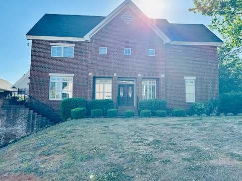 COLUMBIA House: 19 Governors Hill