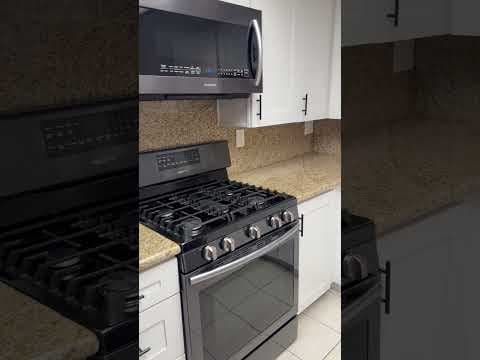 Escondido House: 2044 Gabrielle Glen