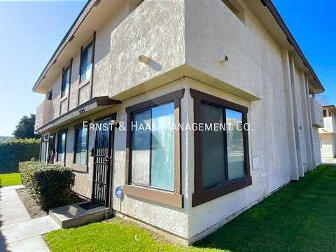 Bellflower House: 9604 Beverly St.