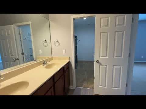 Burlington House: 1322 Ingle Ct