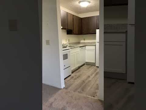 Elyria House: 1454 APT V West River Rd.