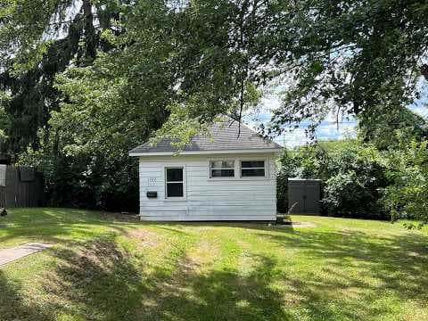 Lansing House: 1222 Parkview St.
