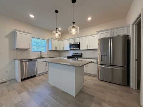 Kalamazoo House: 5146 Mclin Dr