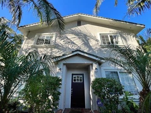 Long Beach House: 727 Magnolia Ave.
