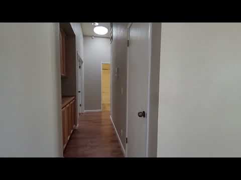 Sacramento House: 8715 Rooster Way