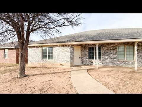 Lubbock Condo: 3208 111th St.