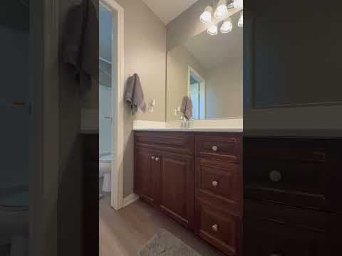 Eastvale House: 6715 Rosebay Ct