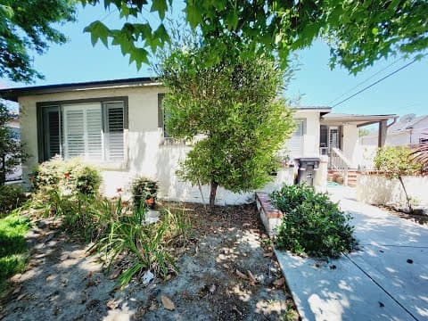Long Beach House: 1914 N. Greenbrier Rd
