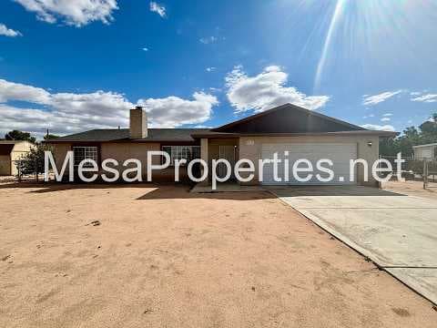Apple Valley House: 22179 Standing Rock