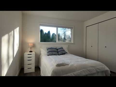 Newcastle House: 12543 SE 72nd St