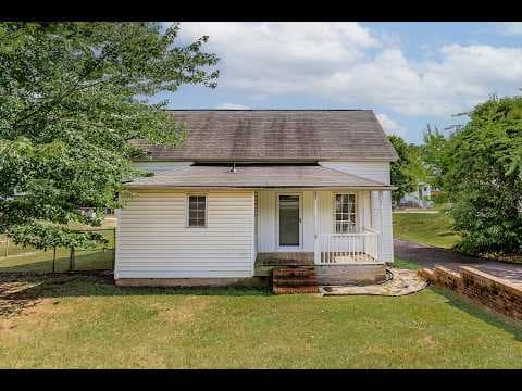 Greenville House: 407 Cedar Lane Rd