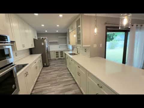 Albuquerque House: 2808 Charleston St NE