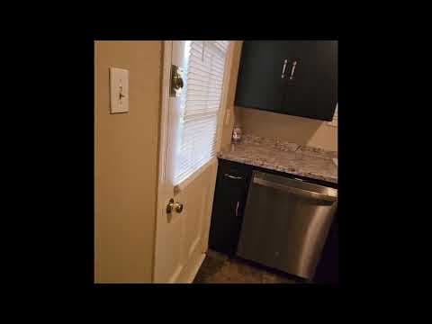 Kansas City House: 913 E 77th Terrace