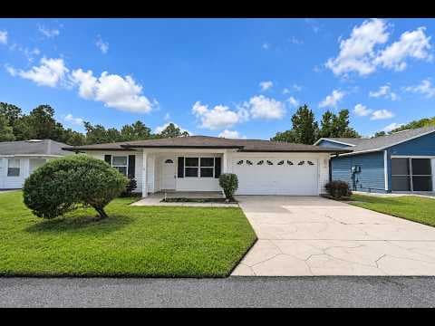 Lakeland House: 1774 Birchwood Loop