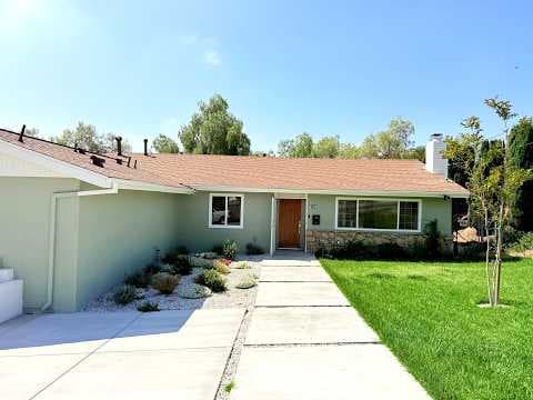 Pacoima House: 10839 Fellows Avenue