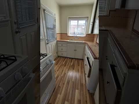 Long Beach Condo: 28 W 53rd St