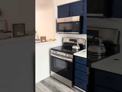 Fayetteville House: 1851 W Deane St