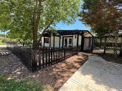 Monroe Condo: 3130 Bold Springs Rd NW